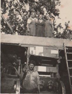 Cséplőgépen